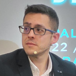 Óscar Cáceres Moreno